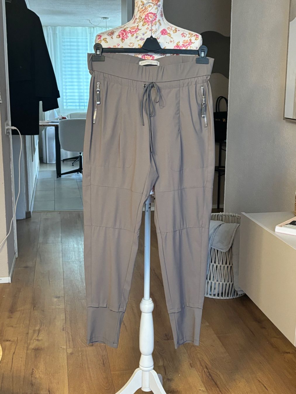 Raffaello Rossi Pantaloni: Raffaello Rossi Trousers – Usato da St. Margrethen SG venduto da dijanaO 2