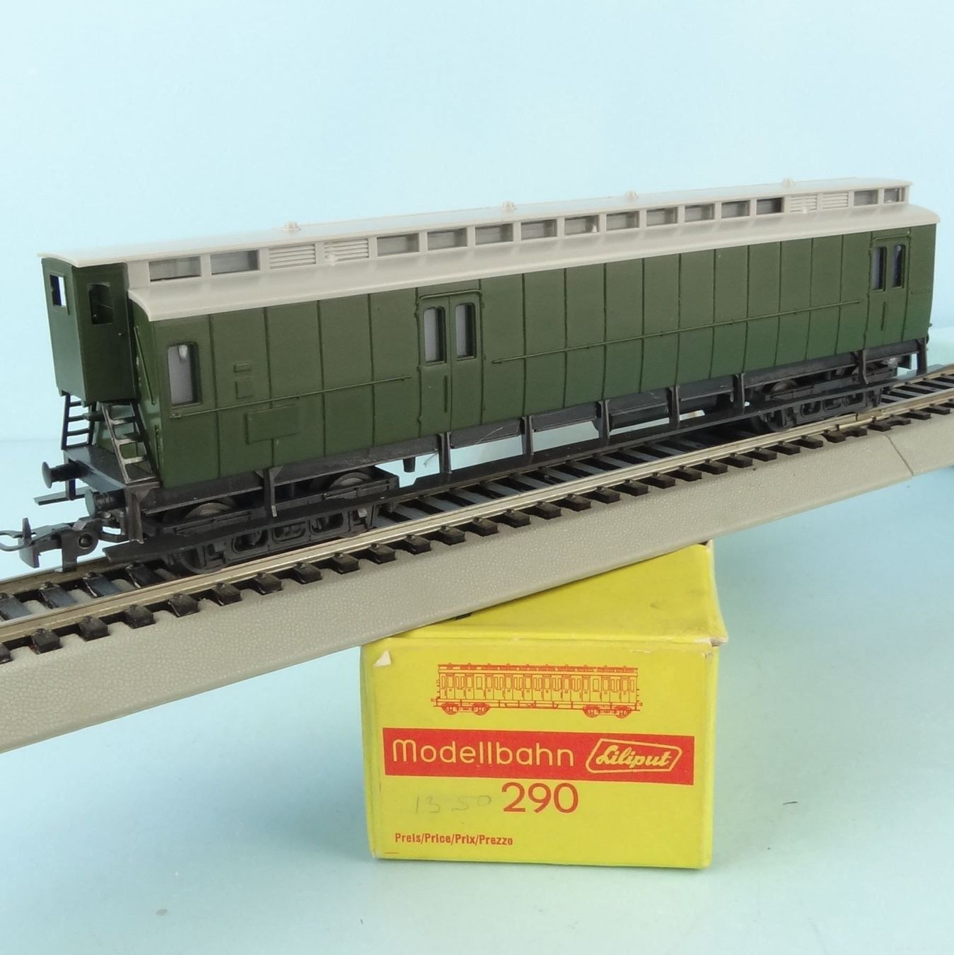 Liliput Modellini di ferrovie: Liliput 290 Oldtimer Gepäckwagen – Usato da Bülach venduto da cann11