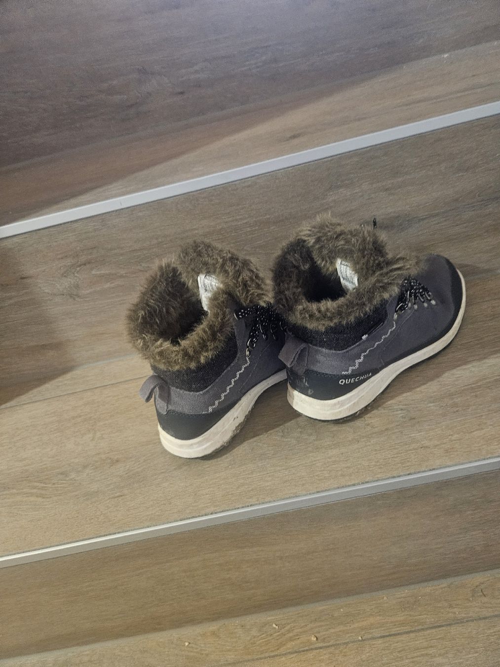 Decathlon Scarpe da donna: Bottes d'hiver fourrées chaudes et stylées, taille 38 – Nuovo (secondo la descrizione) da Dugny (Leytron) venduto da NaMartinet 1