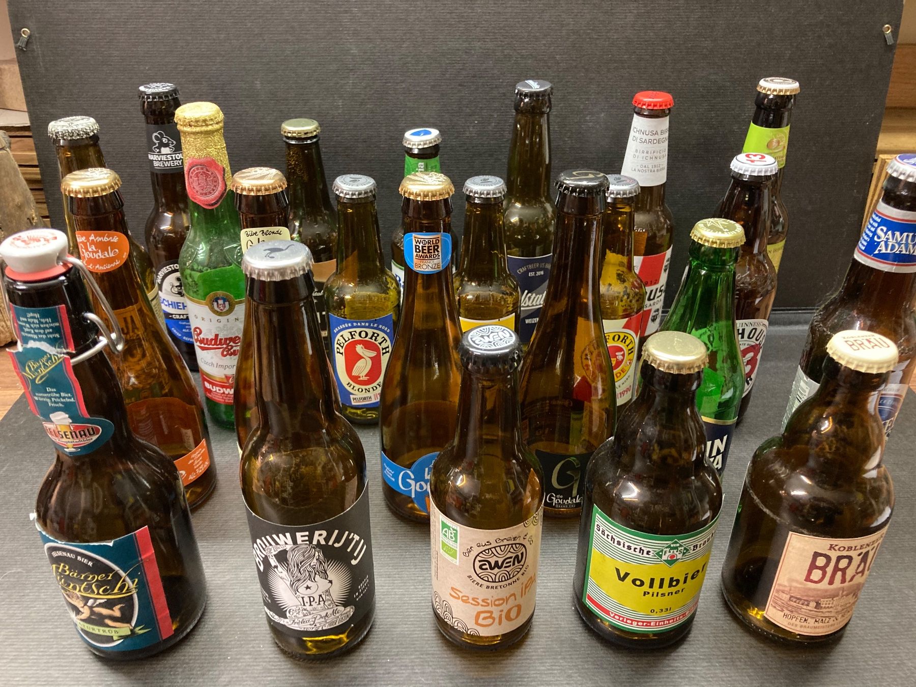 Tutte le decorazioni: umfangreiche Bier-Deko-Sammlung – Usato da Belp venduto da Uhu003 9