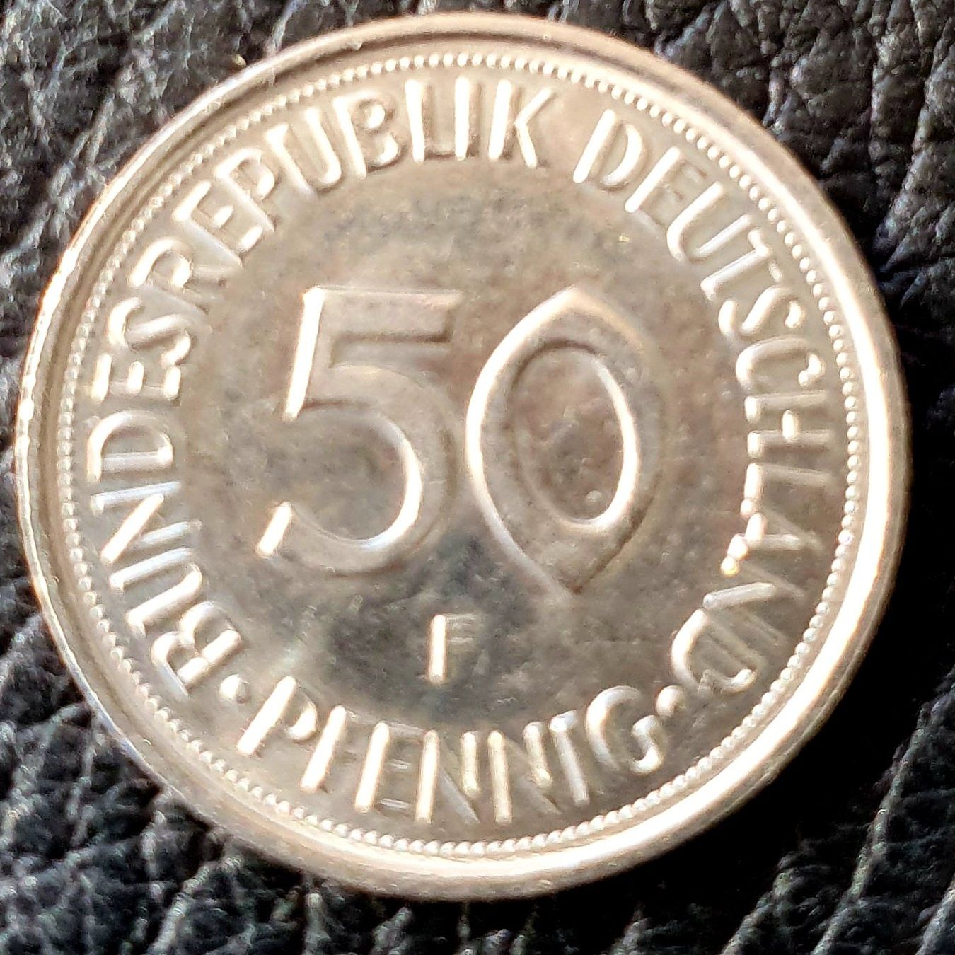 Tutti le monete: 50 Pfennig 1990 F – Usato da Egerkingen venduto da Acc1