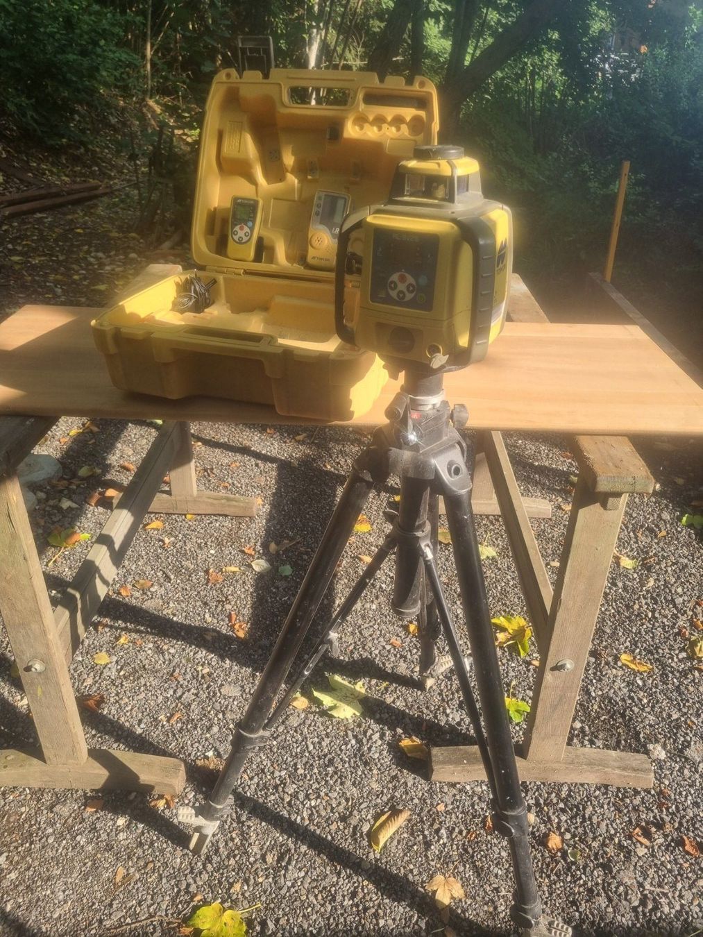 Tutti gli attrezzi: Rotationslaser Topcon RL-SV25 mit Stativ – Usato da Zollbrück venduto da Rgartenzwerg 3