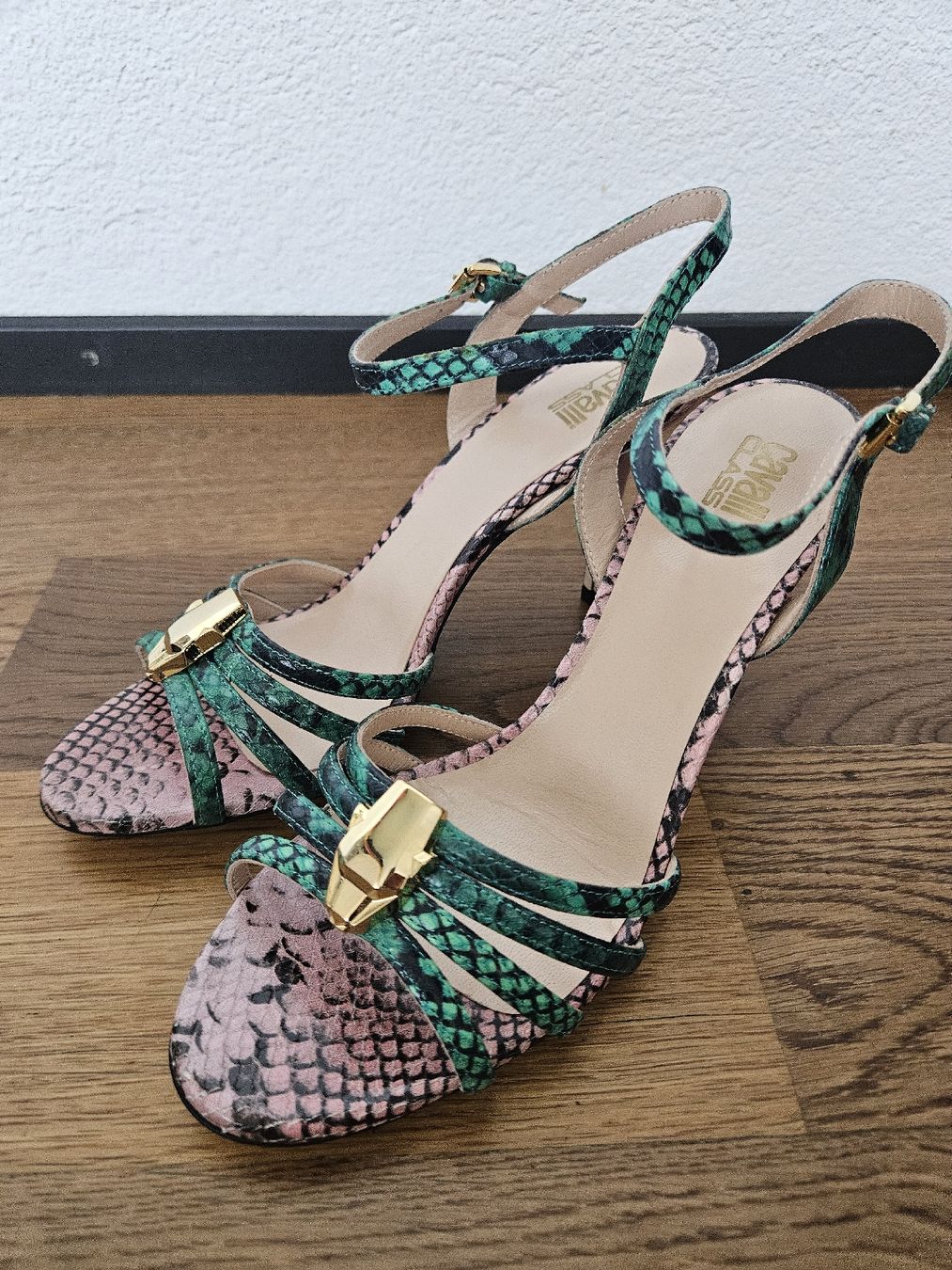 Roberto Cavalli Scarpe da donna: Sandalen Cavalli Class, neu,Größe 41, original! – Nuovo e nell'imballaggio originale da Zuchwil venduto da ger_ws6t 1