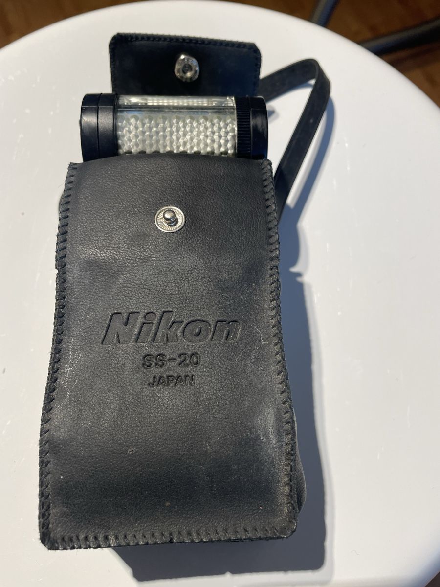 Flash: Nikon Speedlight SB-20 Blitzgerät -- Vintage – Difettoso da Volketswil venduto da Edwiga01