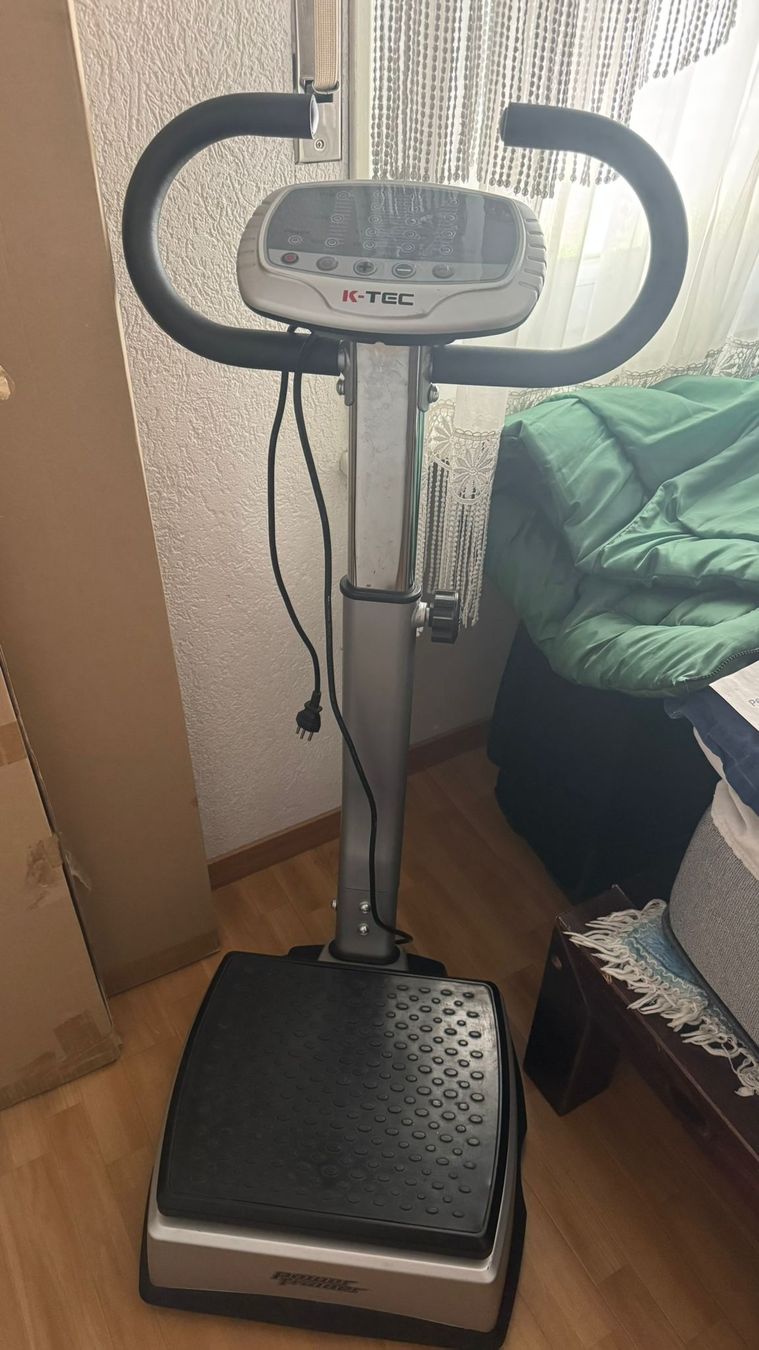 Hometrainer: Plateforme vibrante K-Tec bon état neuf – Nuovo (secondo la descrizione) da Monthey venduto da Chez-Dani-81
