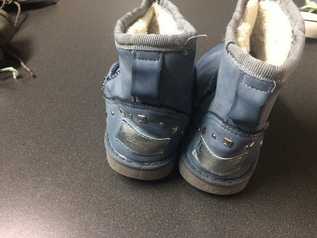 Scarpe per ragazze: Winter Stiefel Grösse 33 – Usato da Emmen venduto da Aribini 2