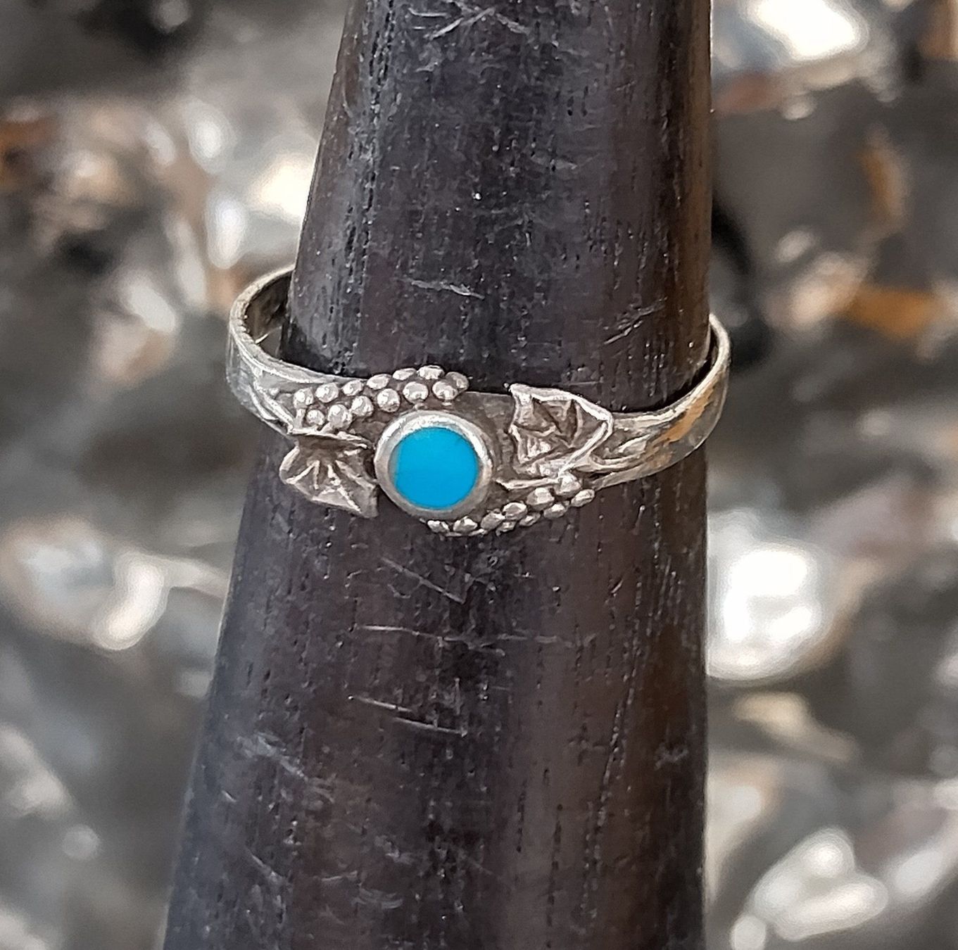 Anelli: RING SILBER 925 MIT TÜRKIS UND REBEN – Usato da Romanshorn venduto da Glitzer-Paradies 1