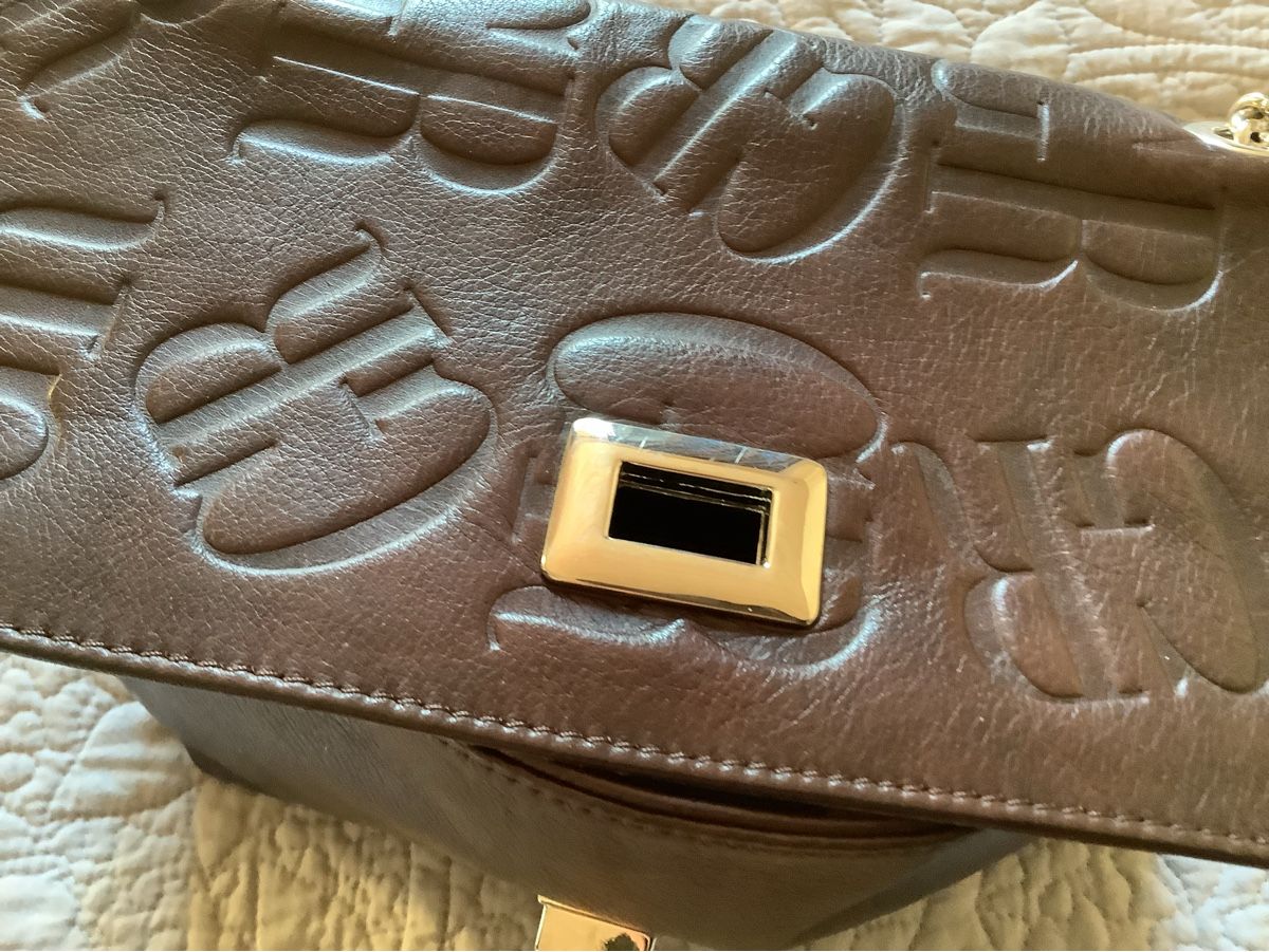 Taschen für Damen: Ledertasche – Gebraucht aus Buch SH von bri_hpp2 2