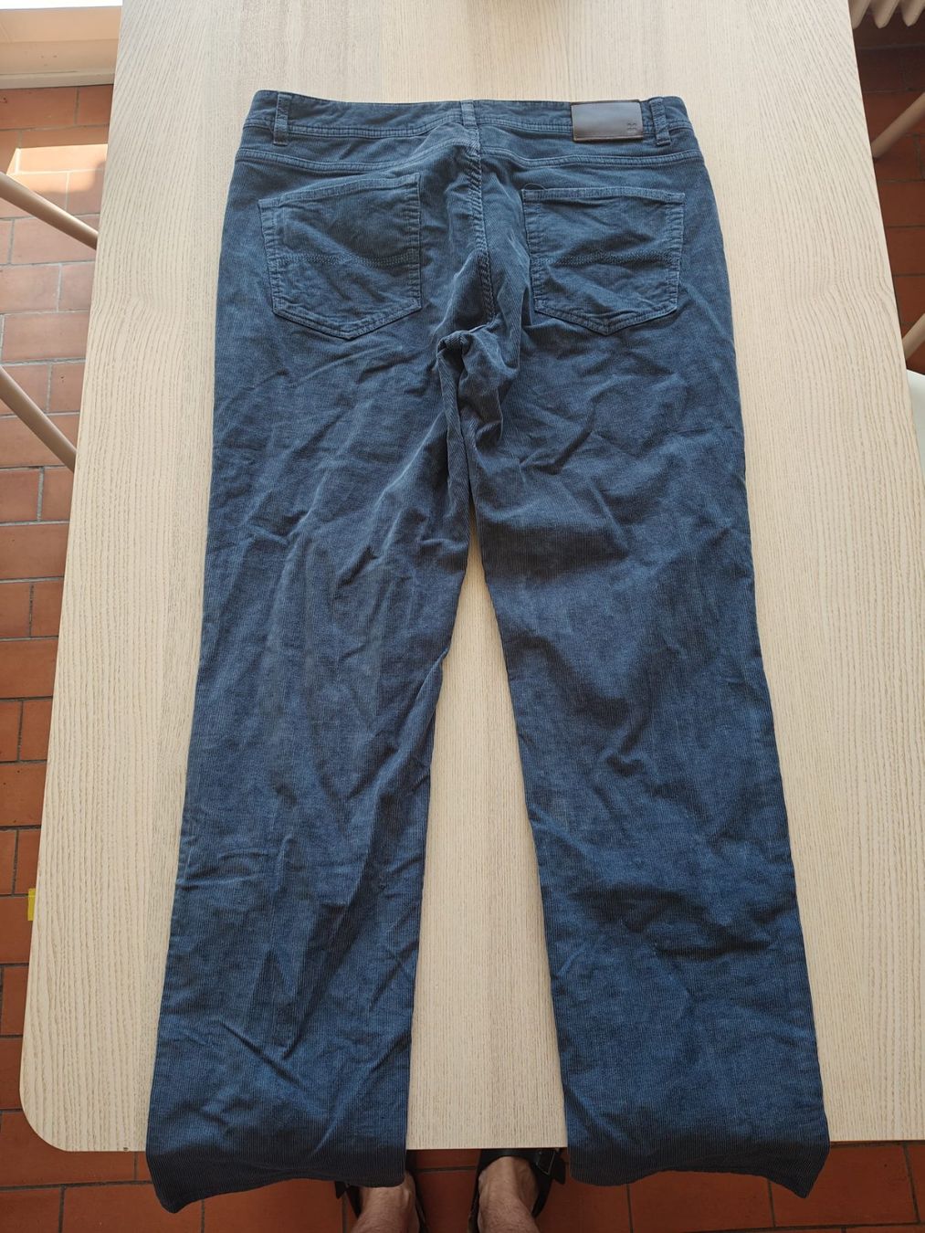 Pantaloni: Cord Hose – Usato da Bern venduto da tingu 2