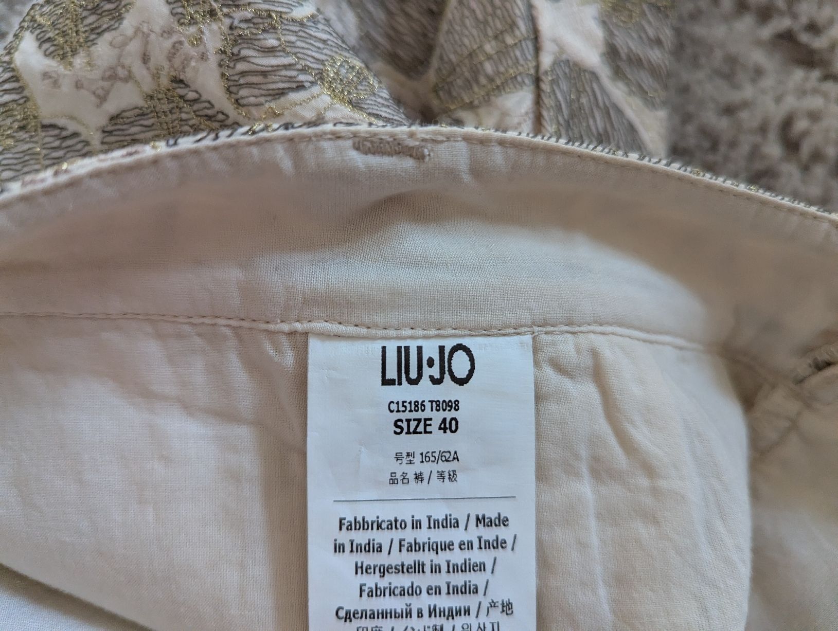 Liu Jo Pantaloni: short liu jo 40 – Usato da Montreux venduto da dem_gyt9 2