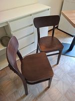 2 schöne Stühle Gratis abzugeben