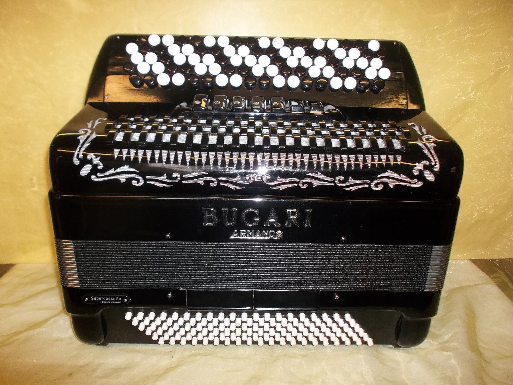 Strumenti musicali: Akkordeon Bugari Super Cassotto – Usato da Jegenstorf venduto da Oktavio