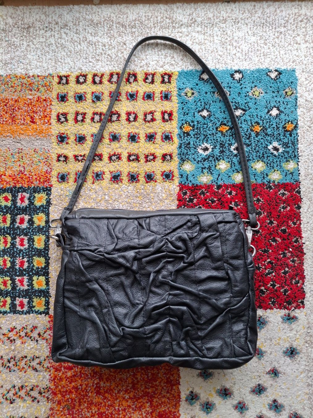 Taschen für Damen: Schwarze Leder Umhängetasche geräumig – Neu (gemäss Beschreibung) aus Bellikon von MellonCollieMitTwint 3