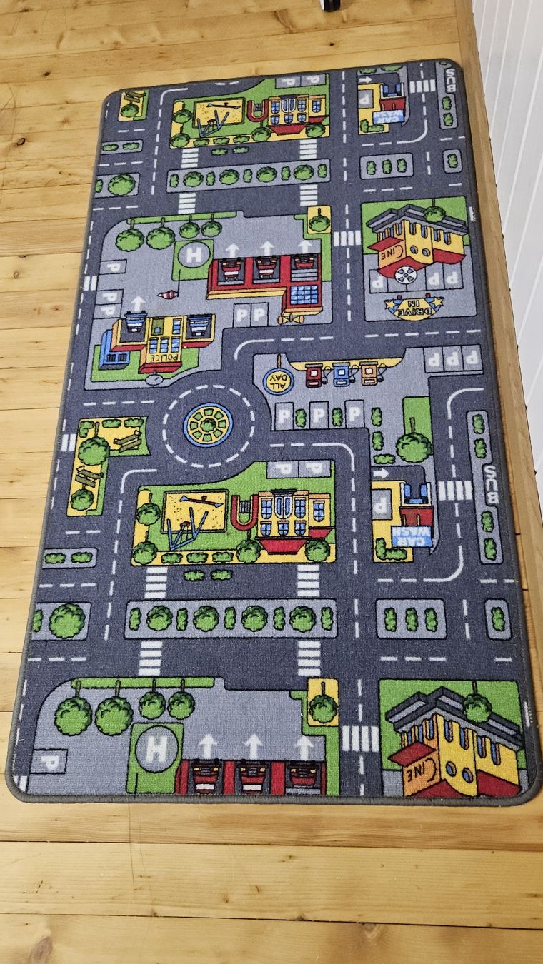 Teppiche: Kinder Teppich 148x 78 cm – Gebraucht aus Murten von RYO_RYO