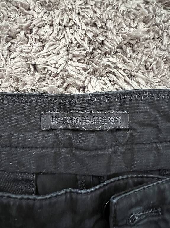Pantaloni: Drykorn schwarz Hose – Usato da Herisau venduto da ogkosta 1