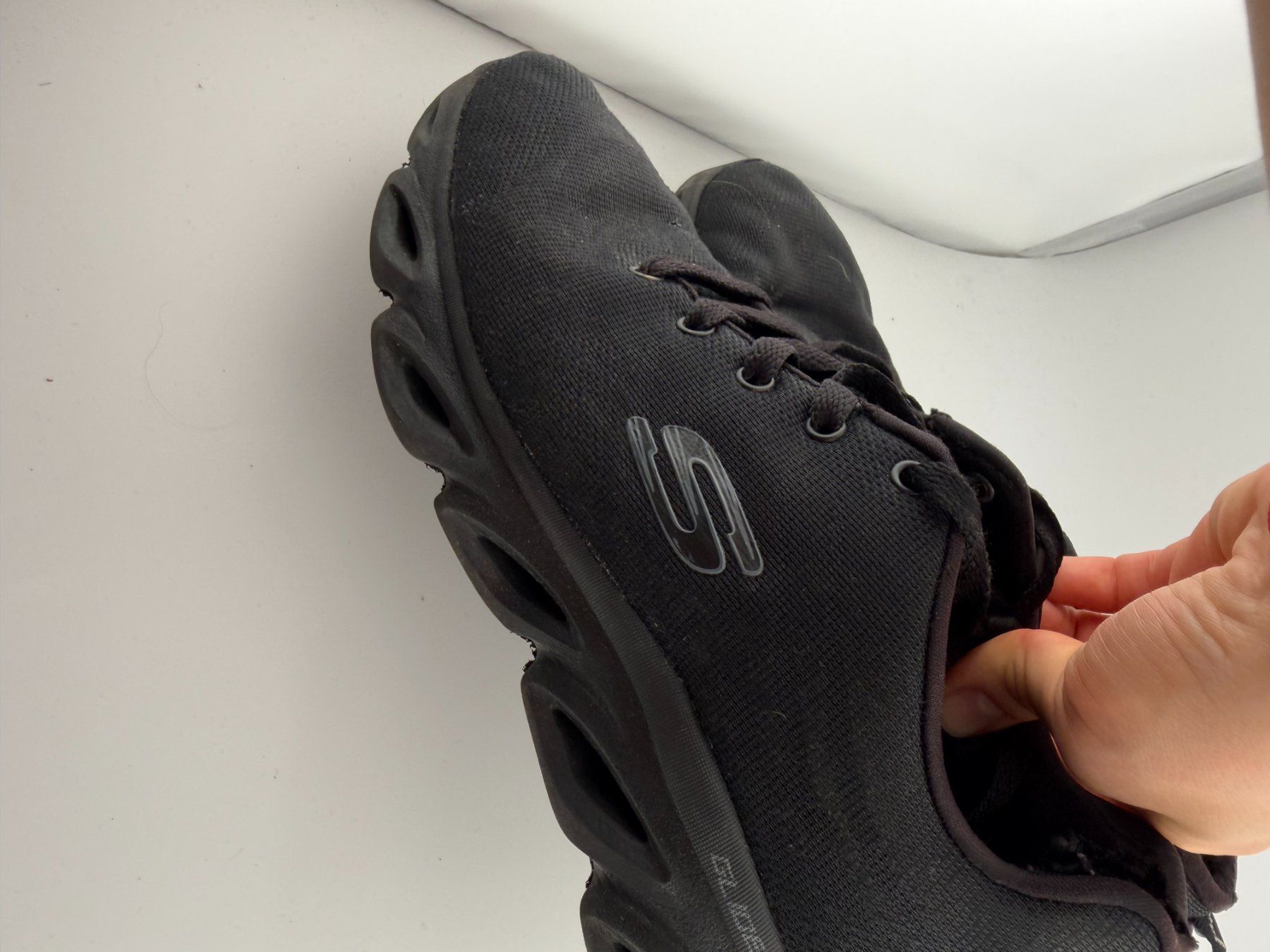 Scarpe da donna: Schwarze Skechers Schuhe – Usato da Riehen venduto da edu_92w7 6