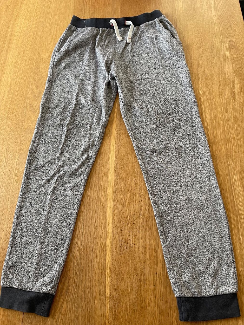 Pantaloni: 2 hell graue Trainerhosen 146/152 – Nuovo (secondo la descrizione) da Wil SG venduto da WauWauBoutique