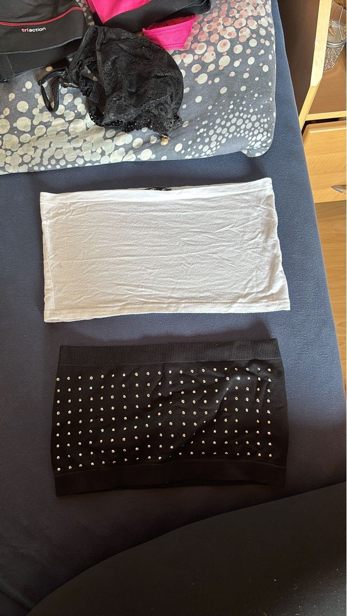 Rubans décoratifs: Ensemble de deux hauts bandeau blanc et noir – D'occasion à Dugny (Leytron) par Cel_97