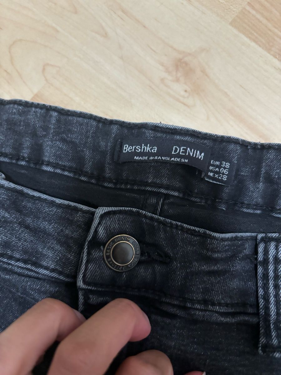 Bershka Pantaloni: Shorts Bershka Gr. 38 – Usato da zürich venduto da mapaXXefaboo 1