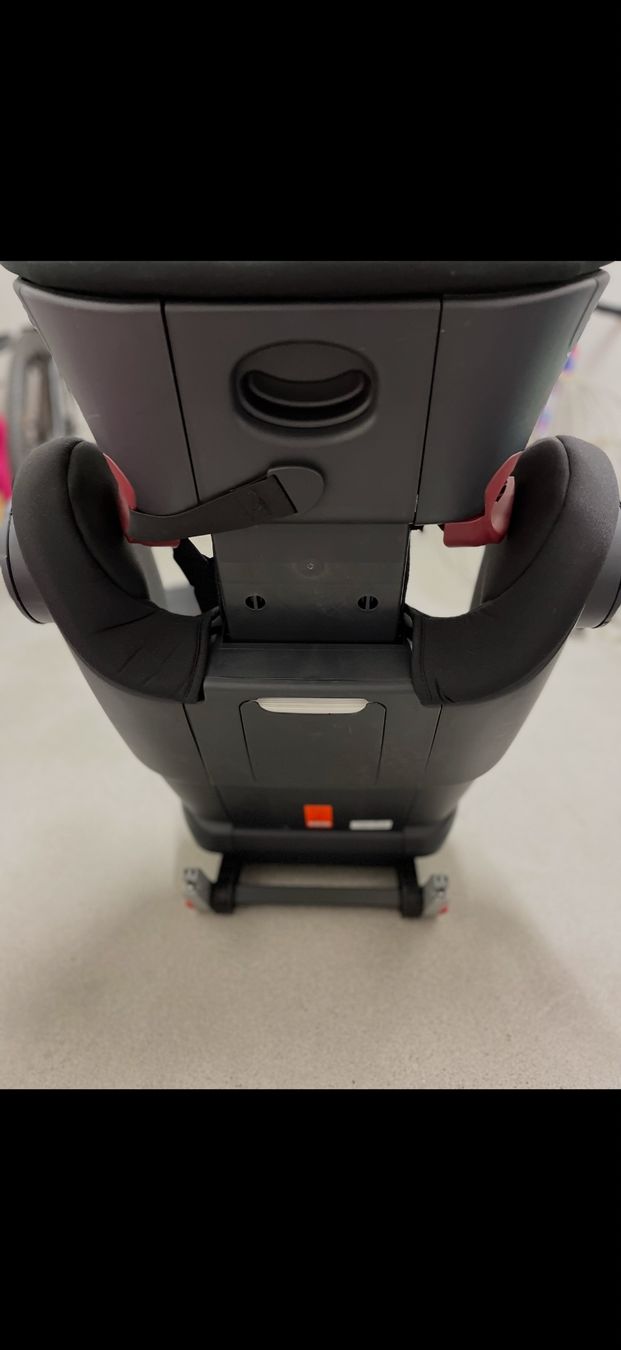 Britax Römer Seggiolini per auto: Britax Römer Kindersitz mit XP-PAD – Usato da Kilchberg ZH venduto da TanniTanni 2
