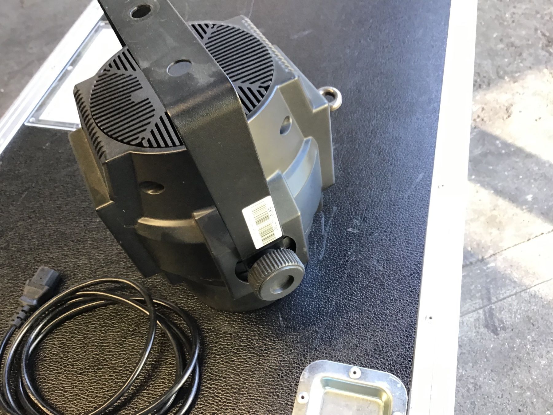 Showtec Lampade: Showtec Phantom Powerbeam LED 10 – Usato da Leuggern venduto da stagem 2
