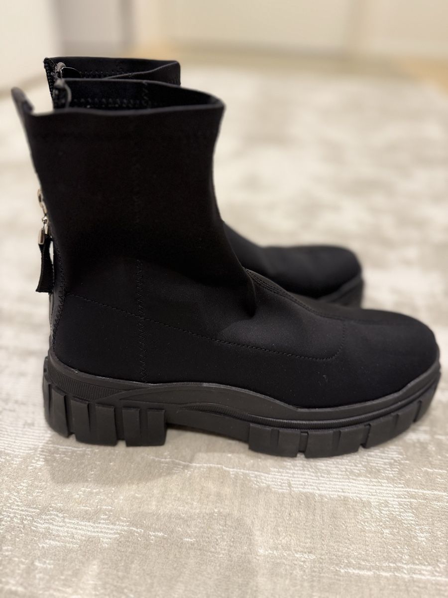 Scarpe da donna: Schwarze Stiefeletten Gr. 40 – Usato da Oberrohrdorf venduto da SMZ00 2