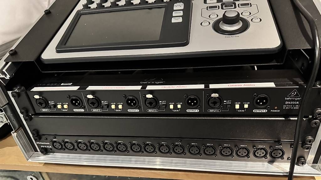 Console di mixaggio: QSC TOUCHMIX 16 in Case – Usato da Pratteln venduto da Passion77 1