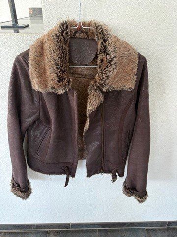 Guess Jacken & Mäntel: Guess Mädchen Lederjacke mit Fell – leichte Winterjacke – Gebraucht aus Mehlsecken von Helly21 1