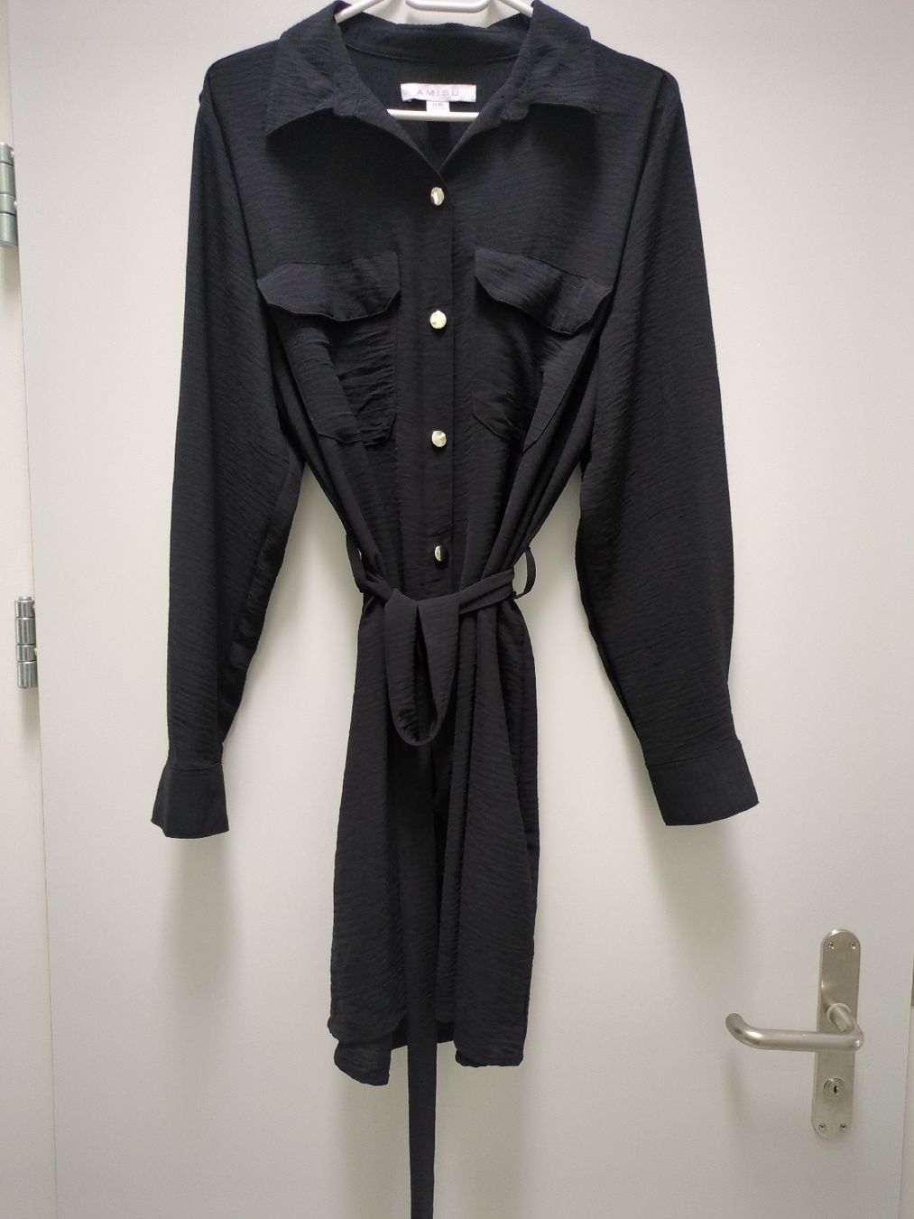 Vestiti: Hemdkleid Amisu schwarz mit Bindegürtel Grösse 40 – Usato da Matten b. Interl venduto da Quella79