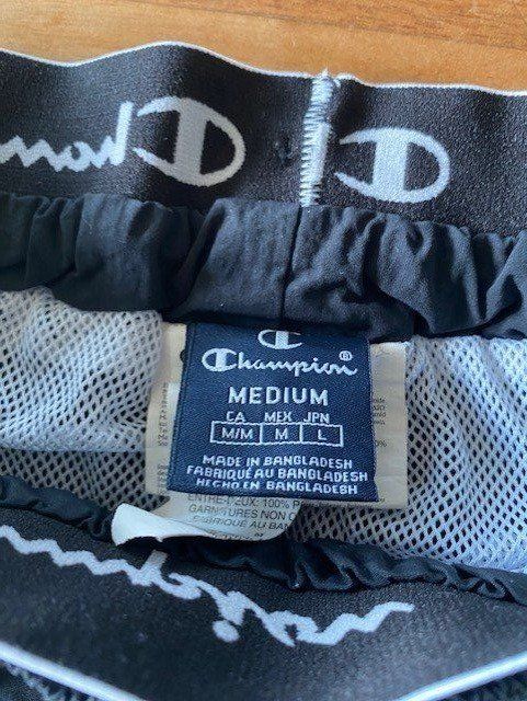 Hosen: Badeshorts Champions Gr. M – Gebraucht aus Schnottwil von Garuso 1
