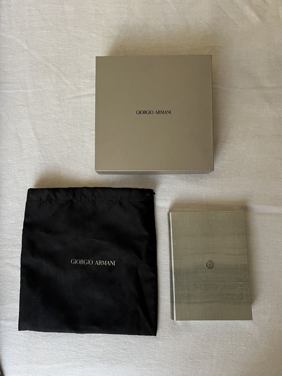 Libri: Quadernino Giorgio Armani NUOVO. – Nuovo e nell'imballaggio originale da Mendrisio venduto da cost.del