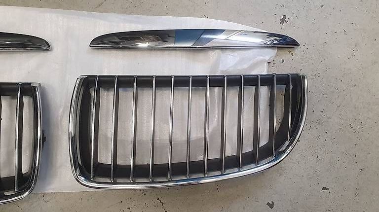 BMW Tutti pezzi di ricambio auto: BMW E90 E91 Nieren Kühlergrill Vfl Vorfacelift Original – Usato da Basel venduto da ser_q9qm 2