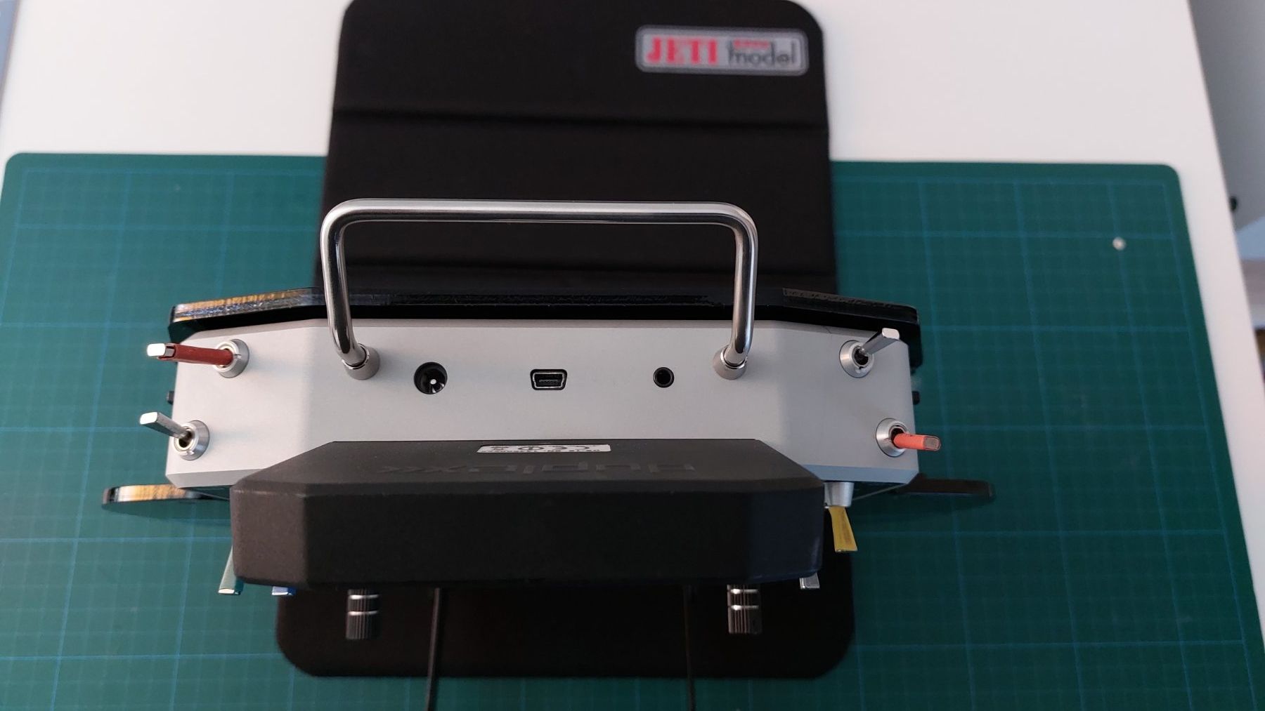 Jeti Telecomando: Jeti Handsender DS-16 mit Senderpult – Usato da Hünenberg venduto da schulbe 2