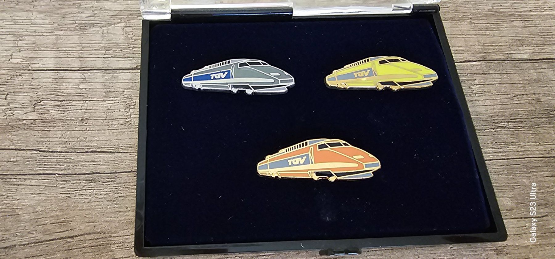 Plaketten & Abzeichen: 3 TGVs Pins – Gebraucht aus Wädenswil von allesmussraus01