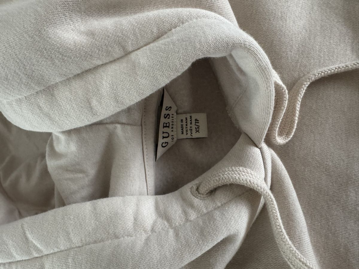 Guess Pullover & Sweatshirts: Kapuzenpullover GUESS Grösse XS Neu – Neu (gemäss Beschreibung) aus Zufikon von joelle111 1