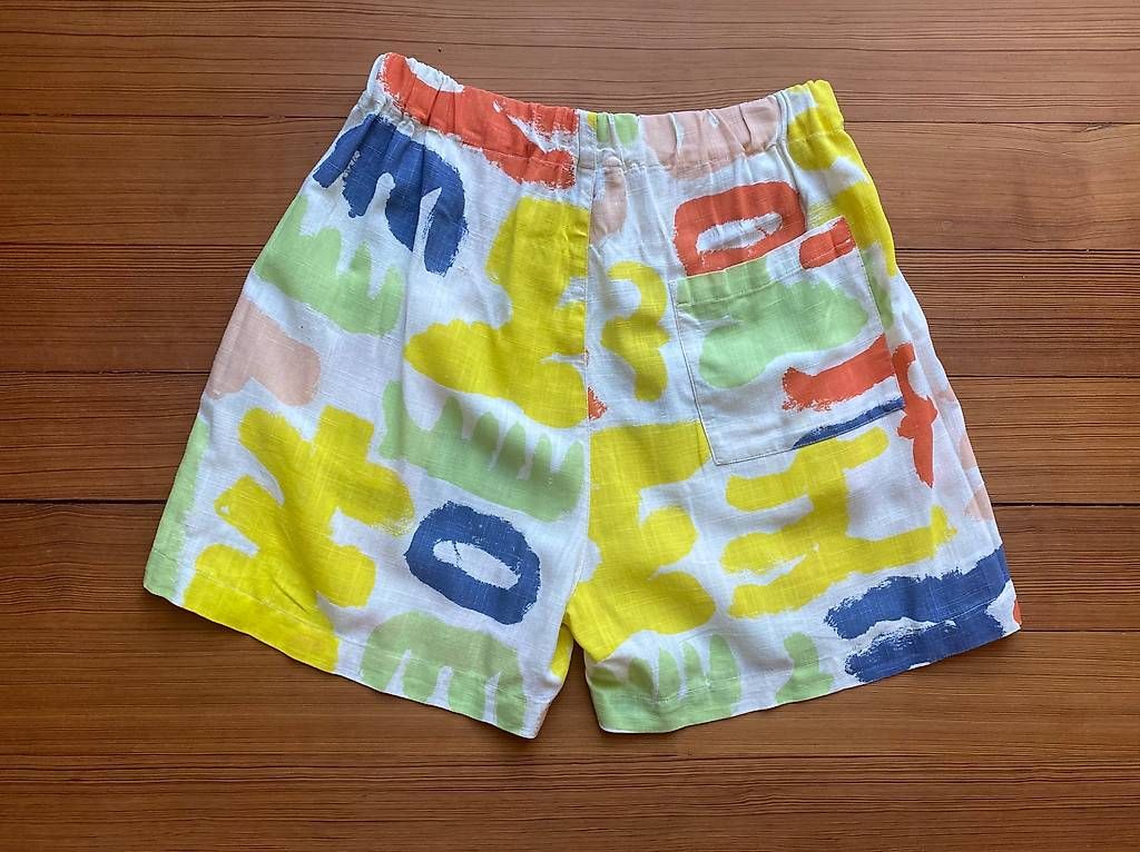 Bobo Choses Pantaloni: Bunte kurze Hose von Bobo Choses – Usato da Aarau venduto da lacrimara 1