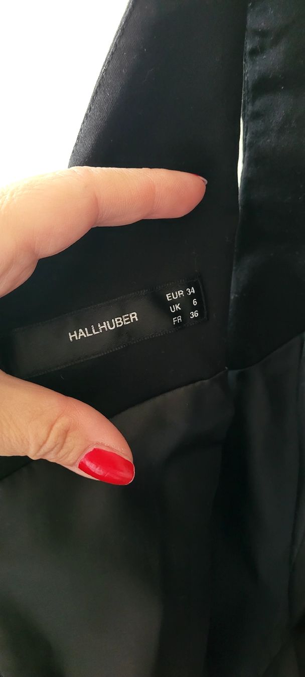 Hallhuber Kleider: Hallhuber Kleid, schwarz, Grösse 34, tailliert, elegant. – Neu (gemäss Beschreibung) aus Emmenbrücke von gatasalvache 3