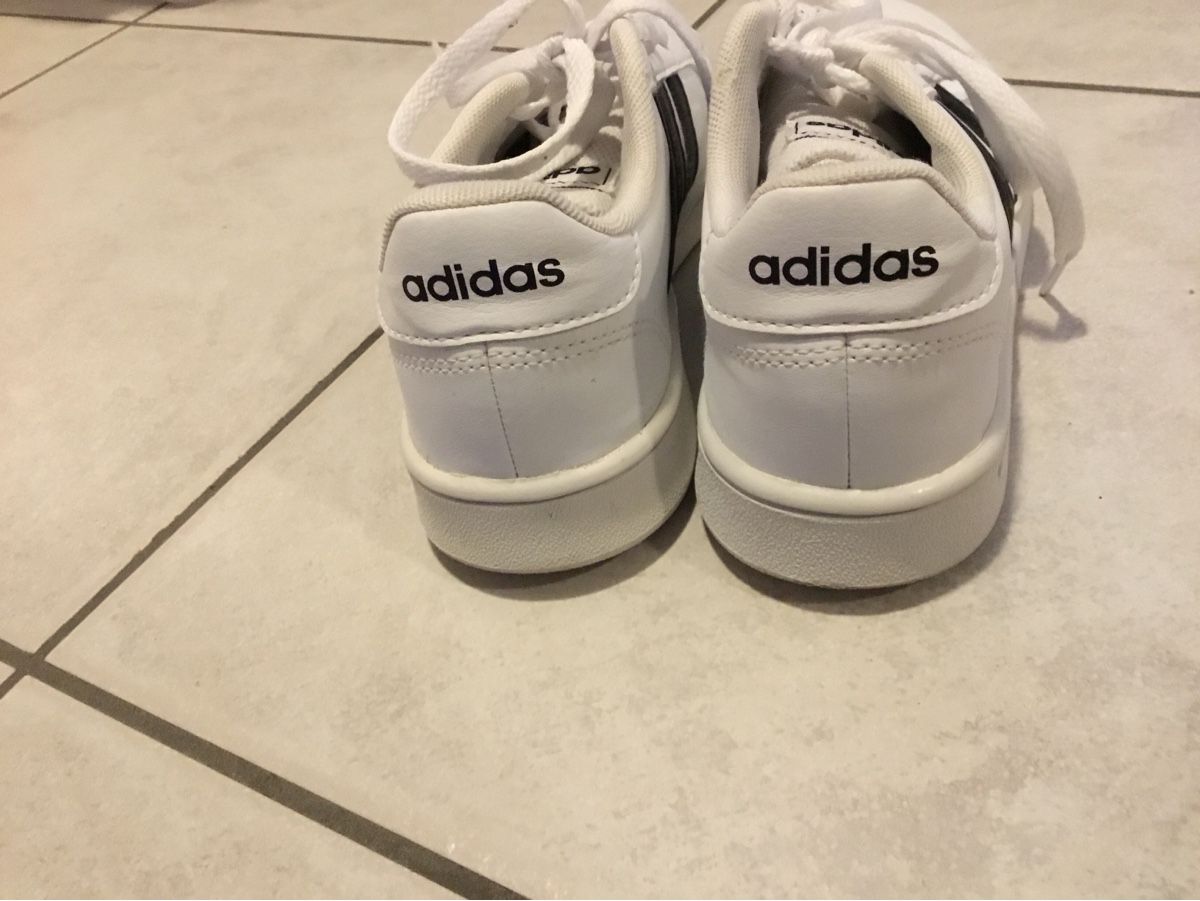 Adidas Scarpe per ragazzi: Adidas Turnschuhe Gr. 34 – Usato da Triesen venduto da Trisuna 3