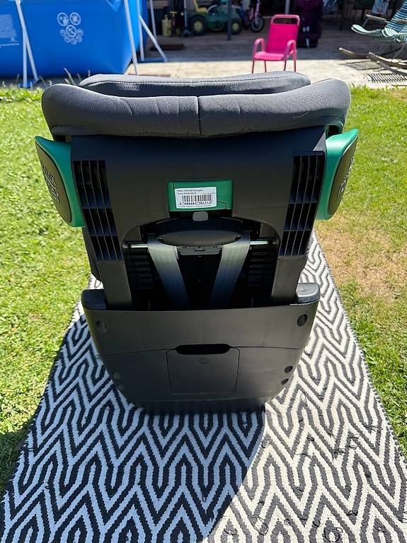 Britax Römer Seggiolini per auto: Britax Römer KING PRO  Midnight Grey – Usato da Horw venduto da Mred 1