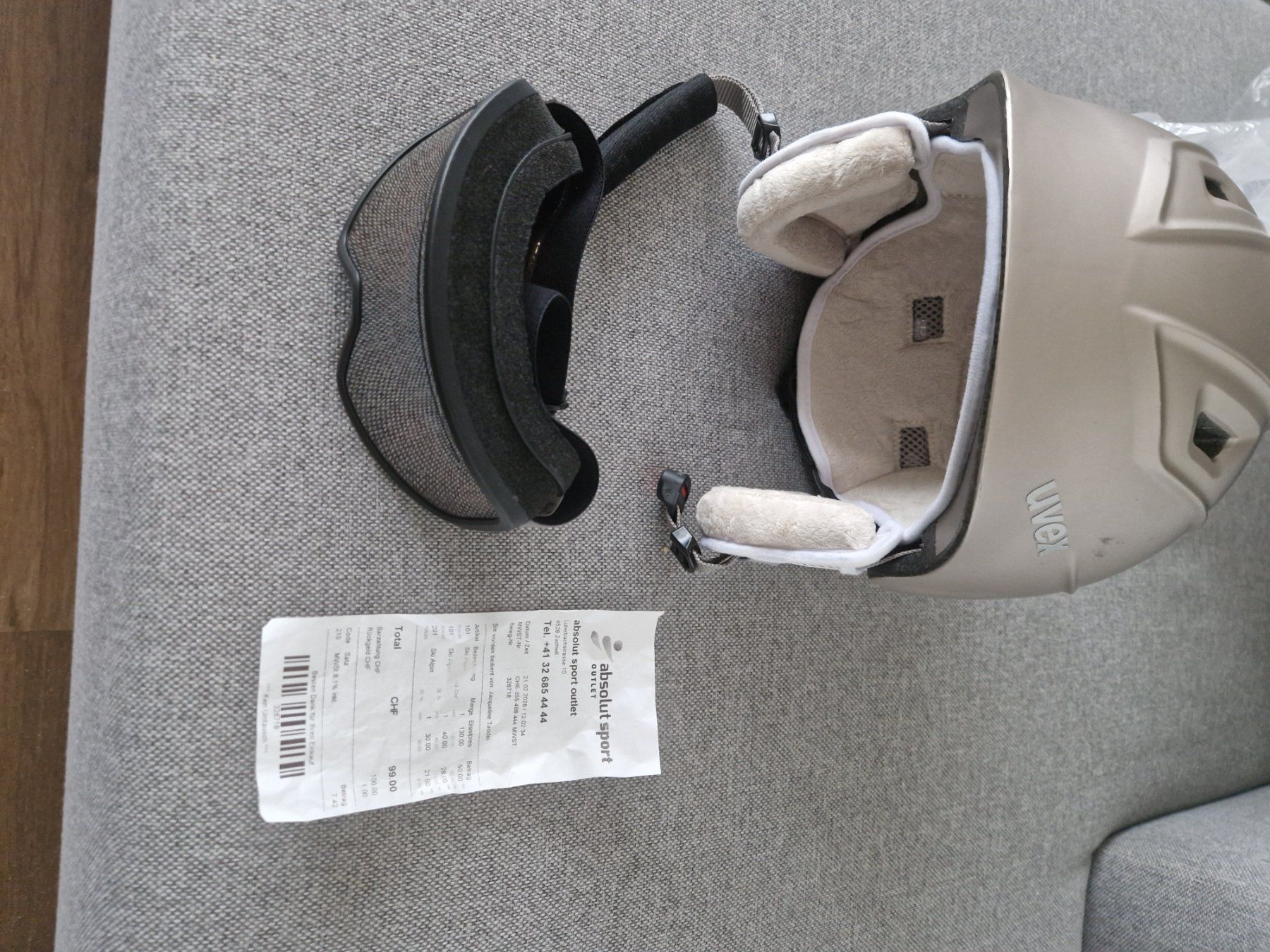 Uvex Caschi: Skihelm mit Brille – Usato da Oberbipp venduto da dicker01