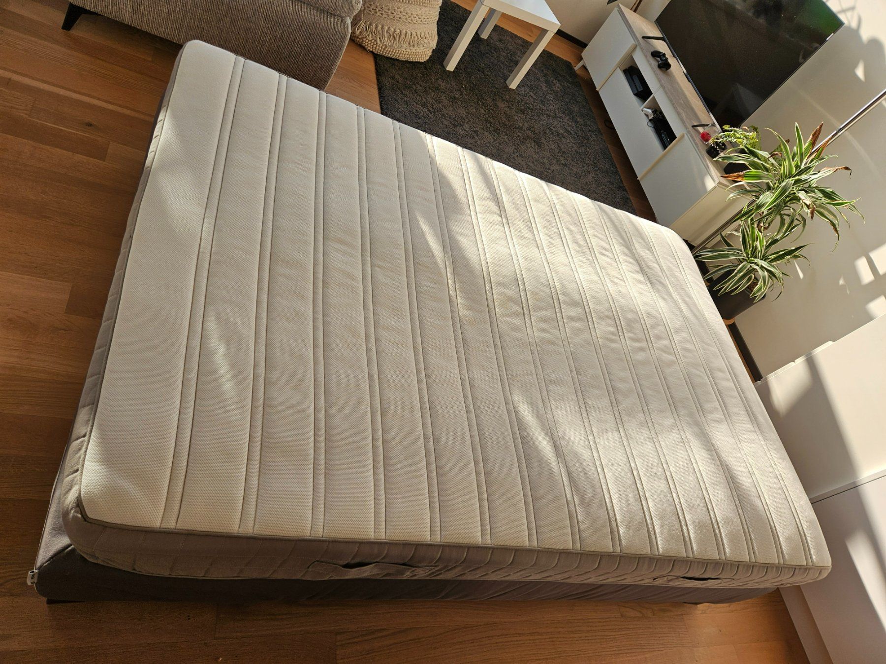 Ikea Letti: 1.40 m Boxspringbett von Ikea – Usato da Winterthur venduto da Peachmas 1