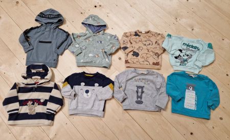 8 Sweatshirts für Jungen, Grösse 80 🐻🚀