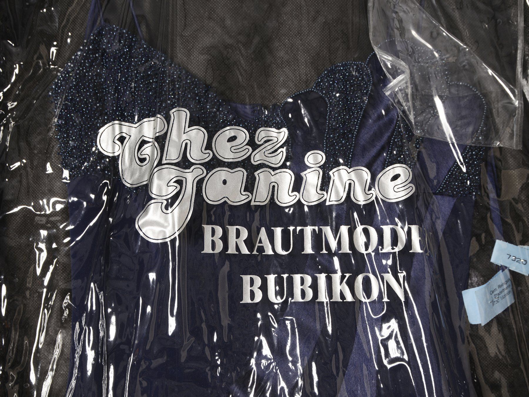 Vestiti: Langes Kleid Chez Janine Brautmode Bubikon – Usato da Uznach venduto da EH249 3