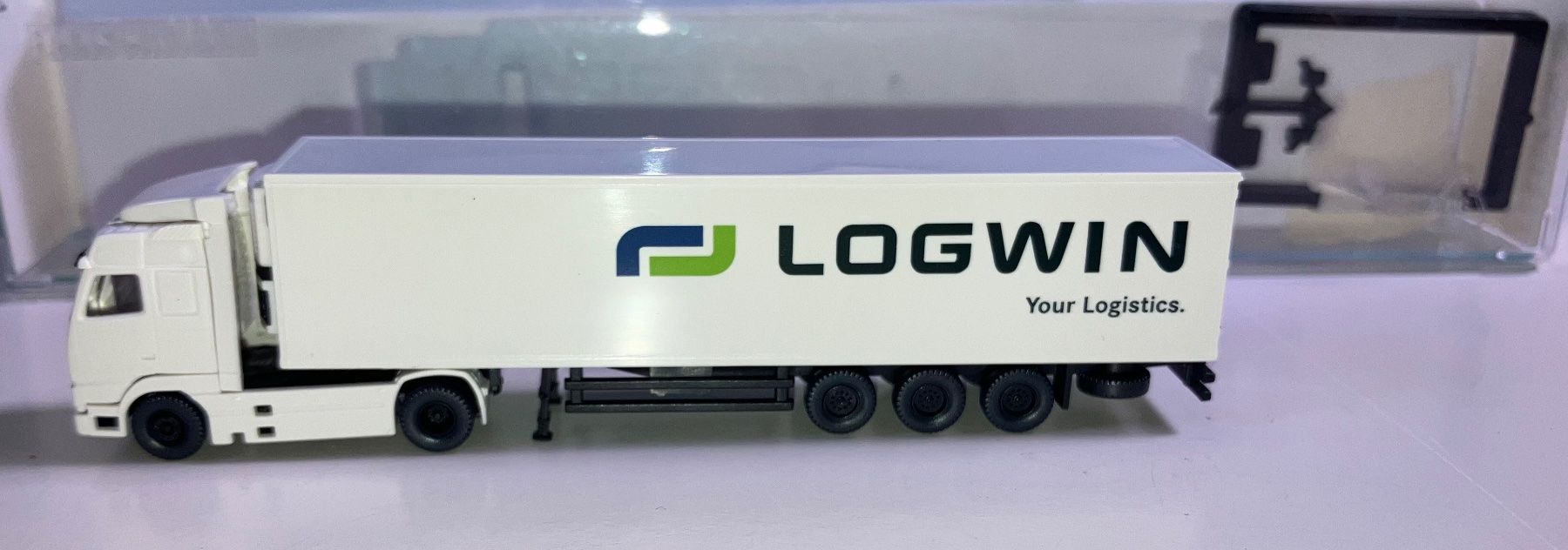 Modellini di ferrovie: LKW LOGWIN NEU MIT OVP – Nuovo e nell'imballaggio originale da Dompierre VD venduto da imm_9cjt