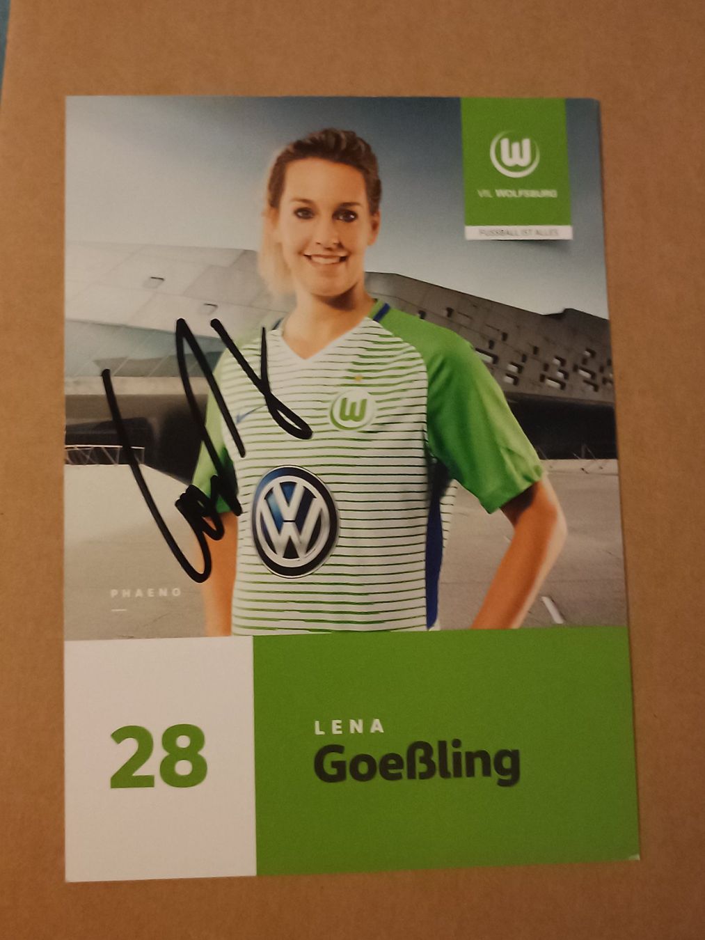 Autografi: Lena Goessling - VfL Wolfsburg - handsigniert – Usato da Menziken venduto da Artographs