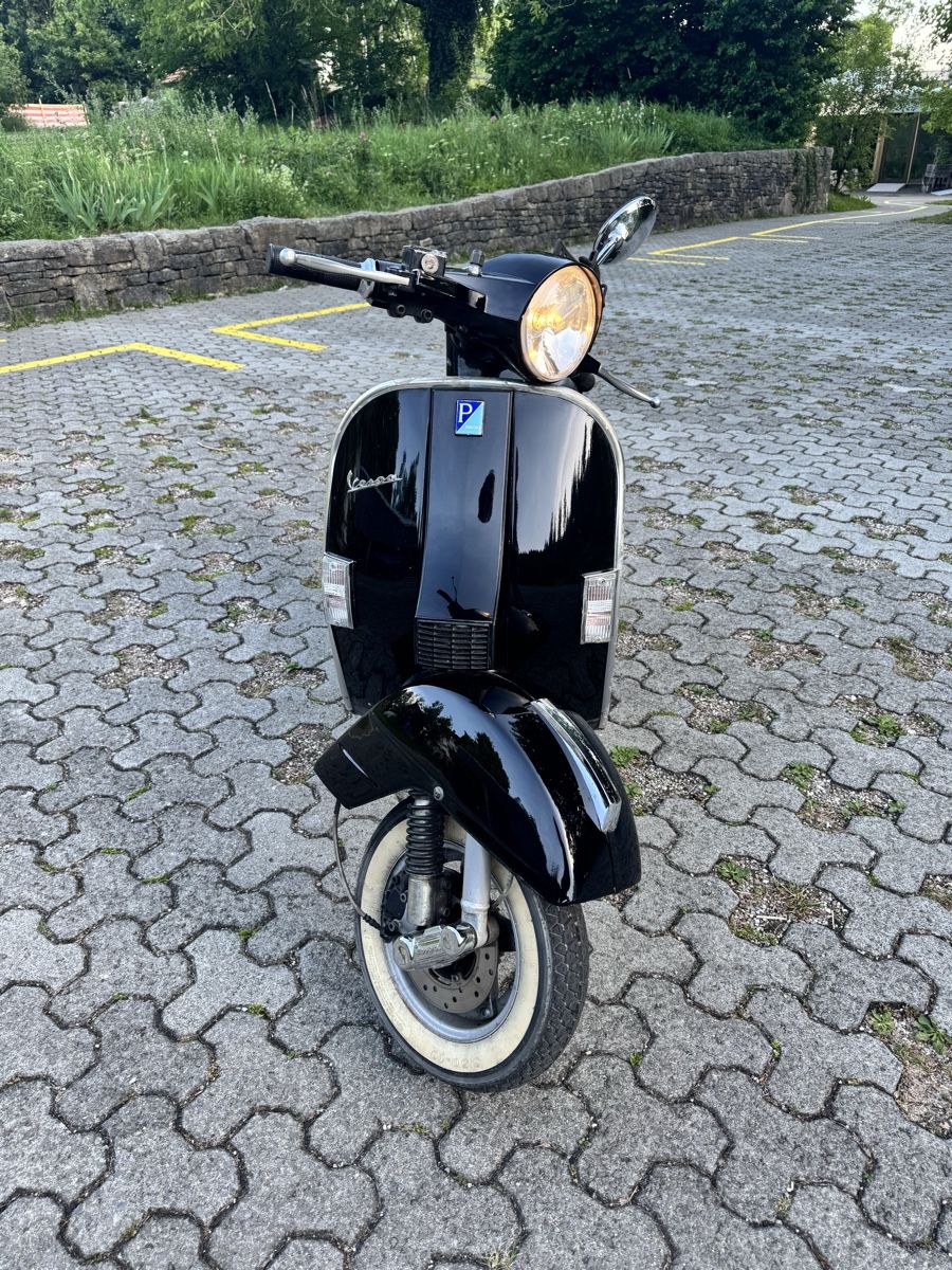 Vespa Scooters: Piaggio Vespa PX 125 – D'occasion à Biel/Bienne par Louana4