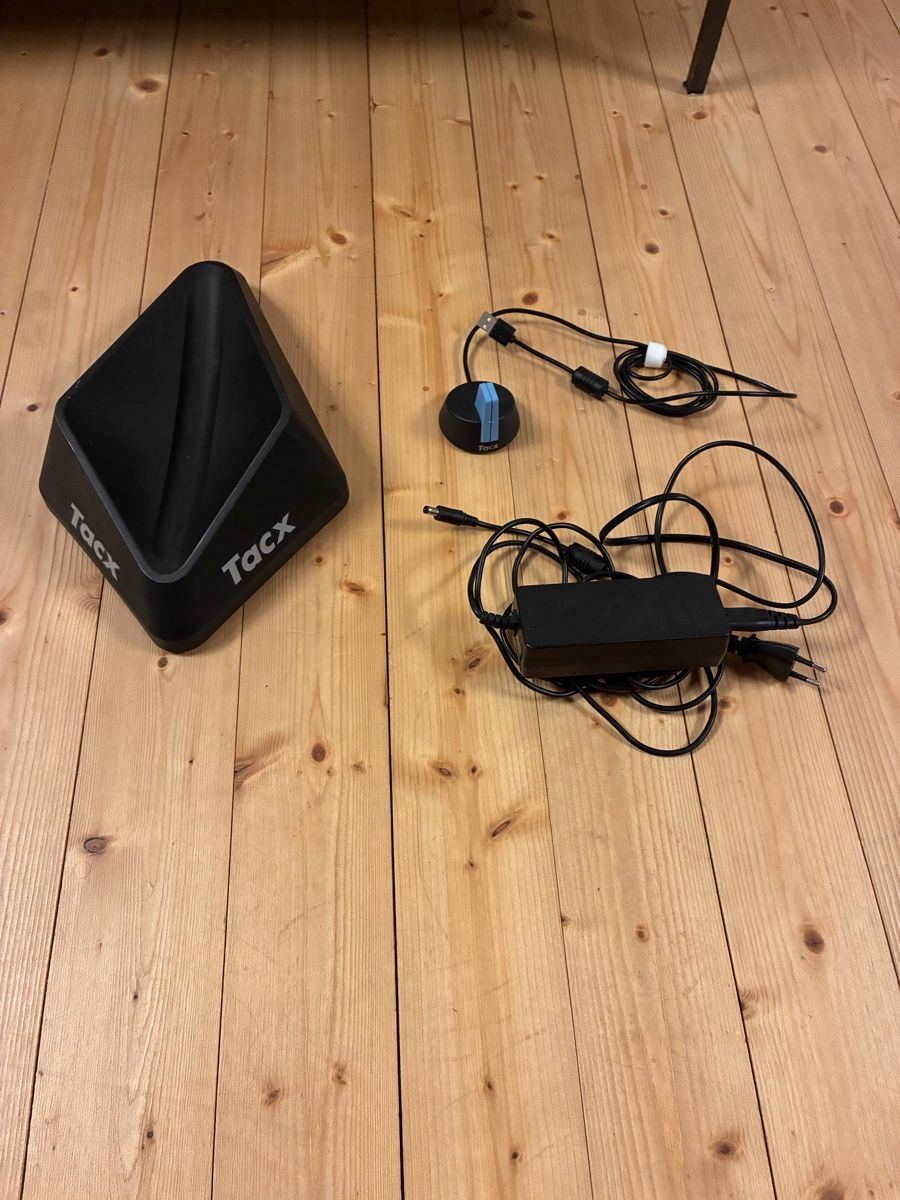Tacx Vélos d'appartement: Tacx Neo Smart Trainer – D'occasion à Maienfeld par cjc_brk9 3