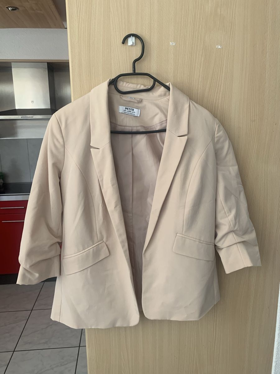 Vestes: Blazer beige taille 38 – D'occasion à Domdidier par qatar1973