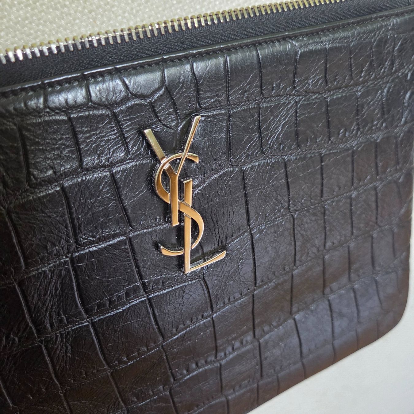 Saint Laurent Borse da donna: YSL Pochette Cassandre – Nuovo (secondo la descrizione) da Onex venduto da AF. 1