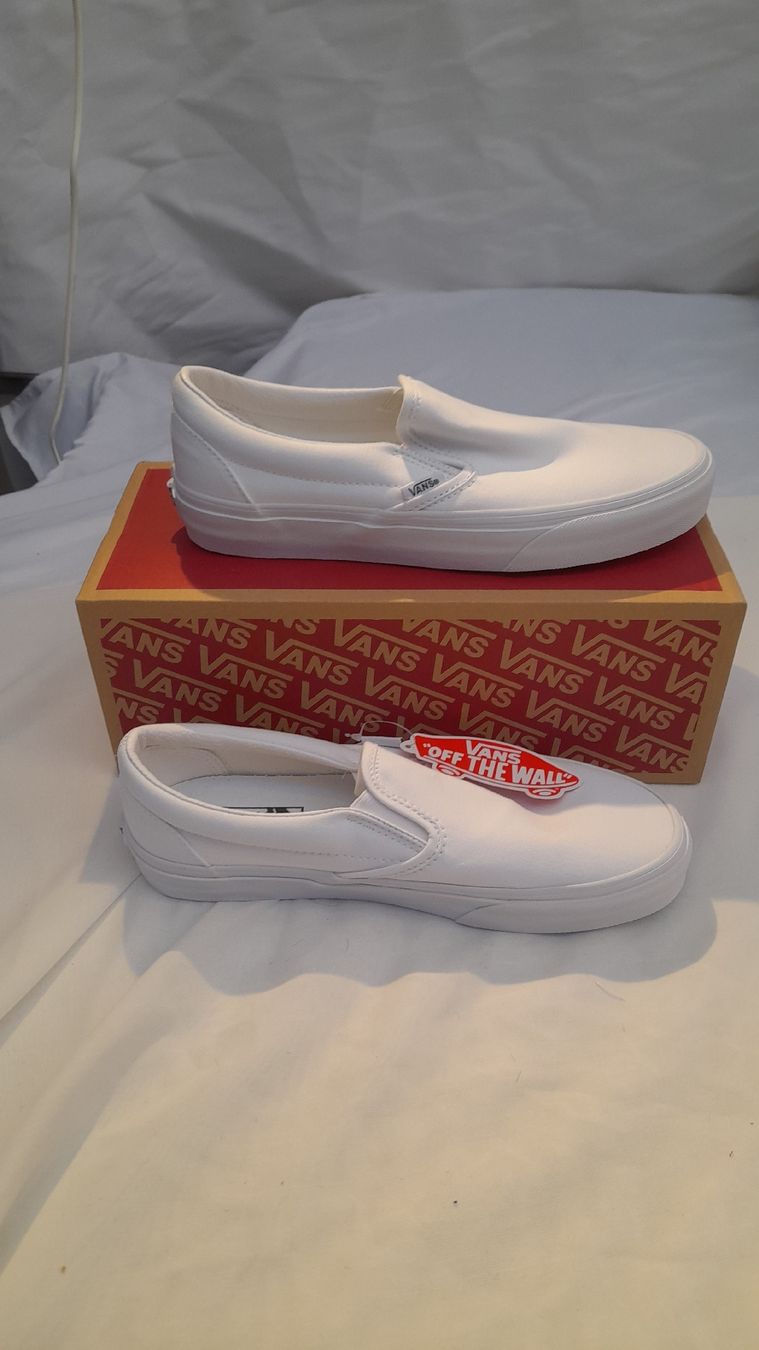 Vans Scarpe da uomo: Vans Classic Slip-On neuves, blanches, taille 39. – Nuovo e nell'imballaggio originale da st.gallen venduto da The_Rag_Picker. 5